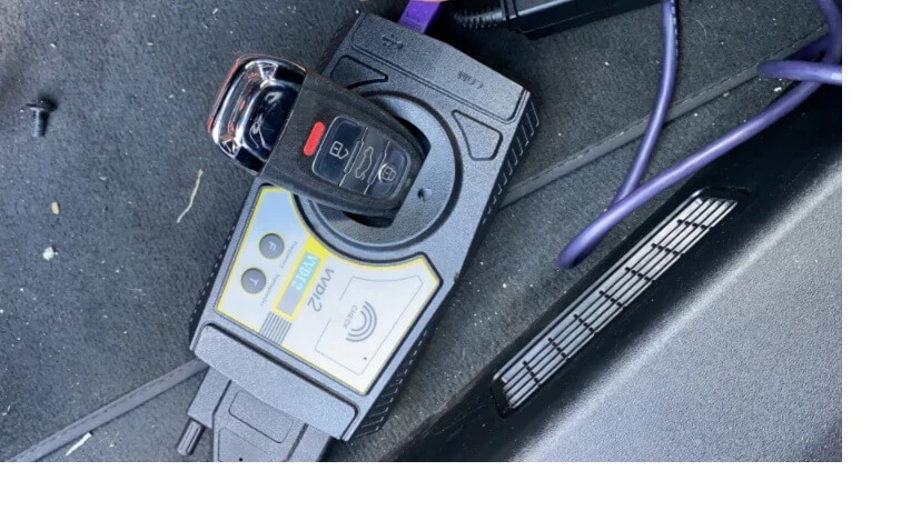 Replacement smart keys and transponder fobs ready for vehicle programming